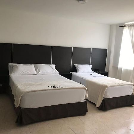 מדיין Hotel Saint John מראה חיצוני תמונה