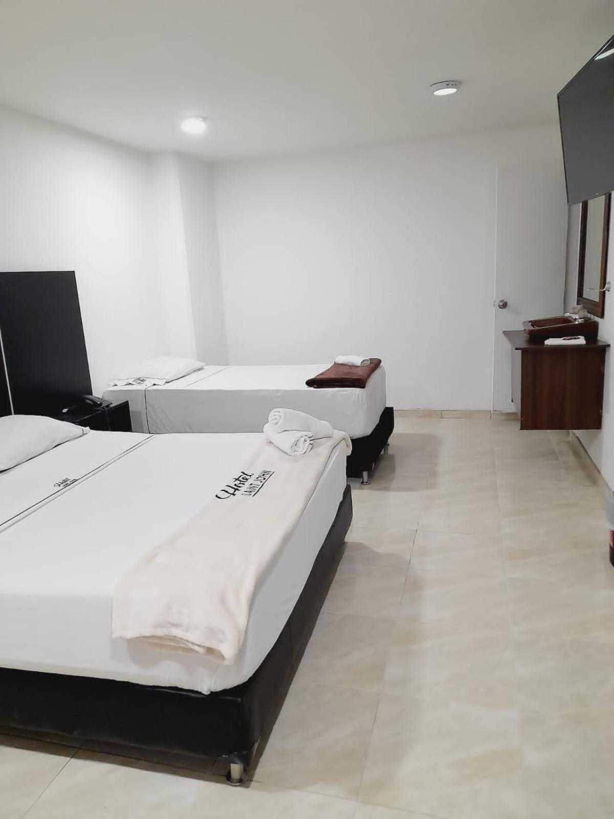 מדיין Hotel Saint John מראה חיצוני תמונה