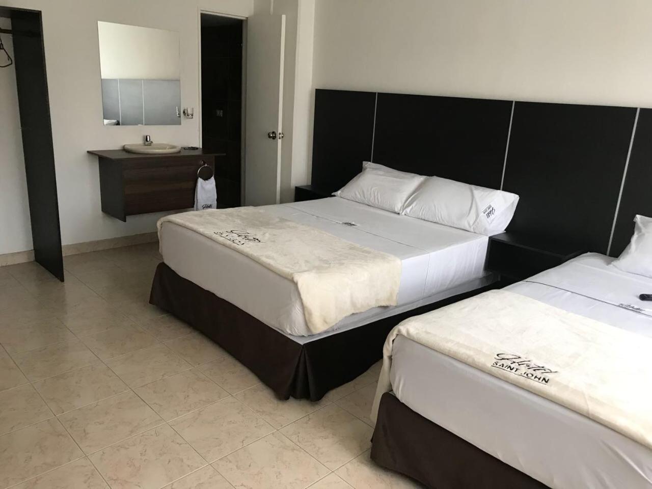 מדיין Hotel Saint John מראה חיצוני תמונה