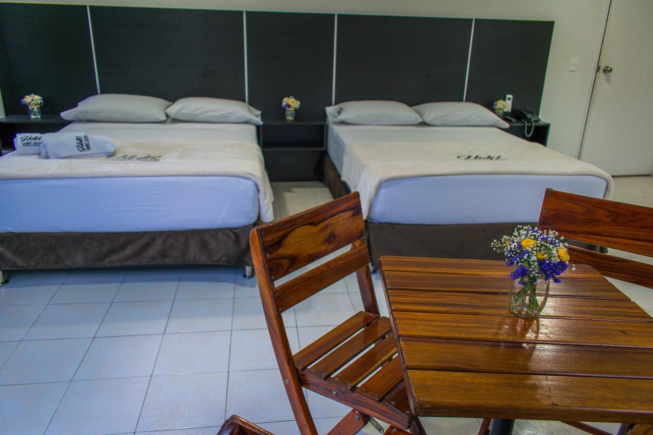 מדיין Hotel Saint John מראה חיצוני תמונה